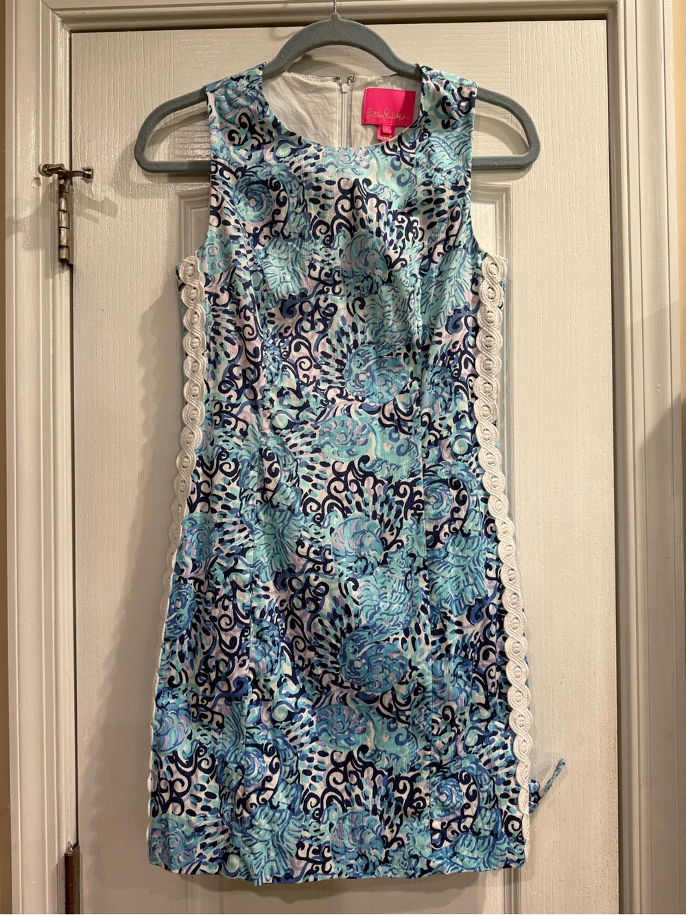 Lilly Pulitzer Blue Aqua Floral Sleeveless Shift Dress with White Lace Sides